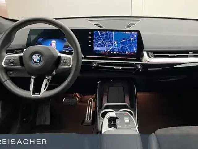 BMW iX1