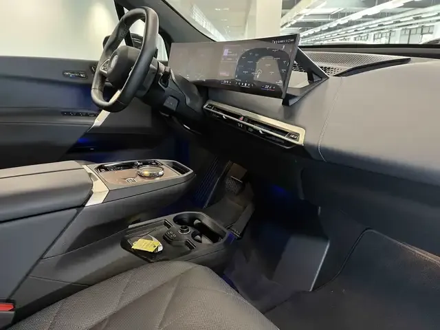 BMW iX