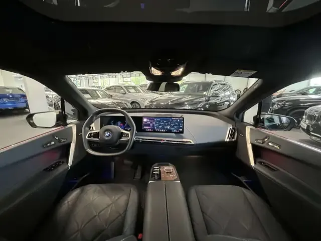 BMW iX