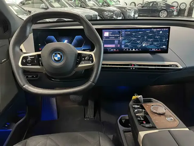 BMW iX