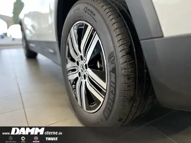 Mercedes-Benz EQB 300