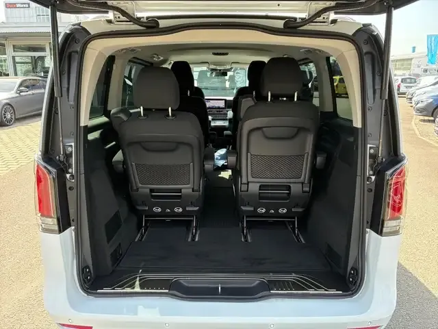 Mercedes-Benz V 220
