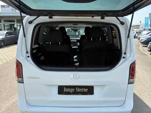 Mercedes-Benz V 220