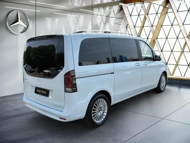 Mercedes-Benz V 220