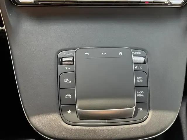 Mercedes-Benz V 220