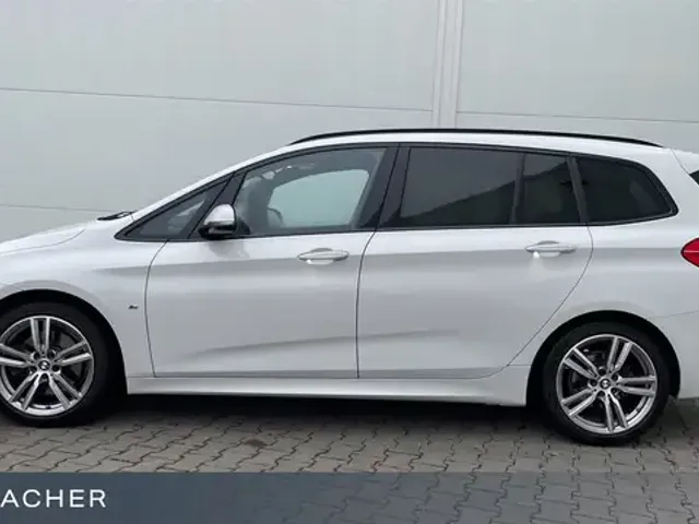 BMW 220