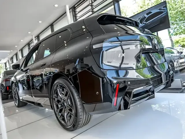 BMW iX