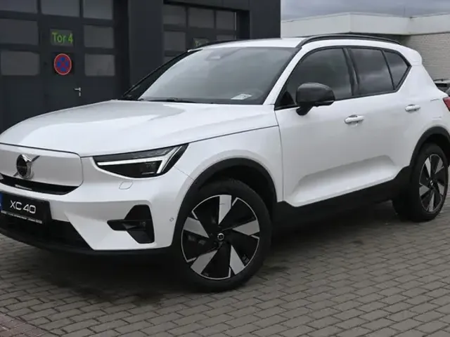 Volvo EX40