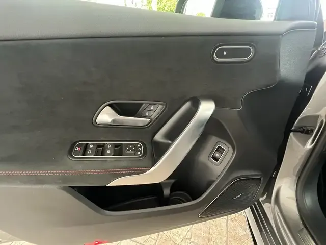Mercedes-Benz A 35 AMG