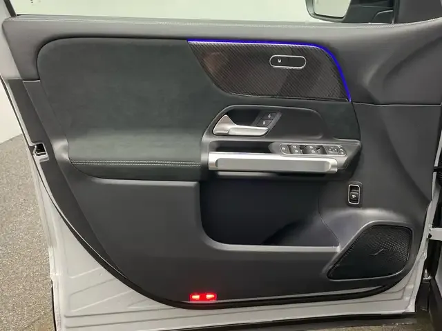 Mercedes-Benz GLB 220