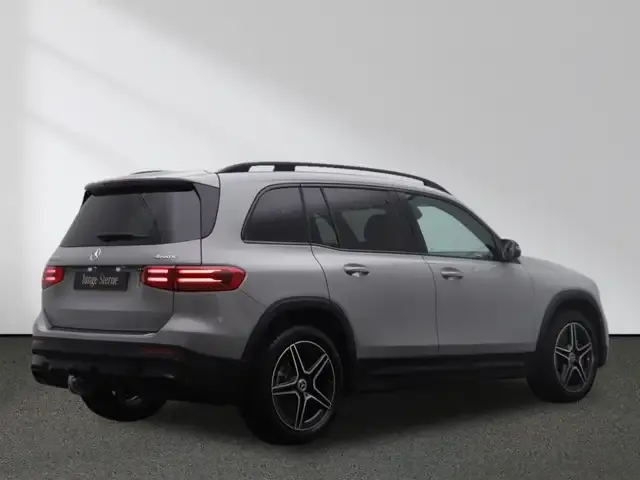 Mercedes-Benz GLB 220