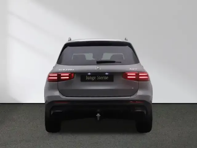 Mercedes-Benz GLB 220