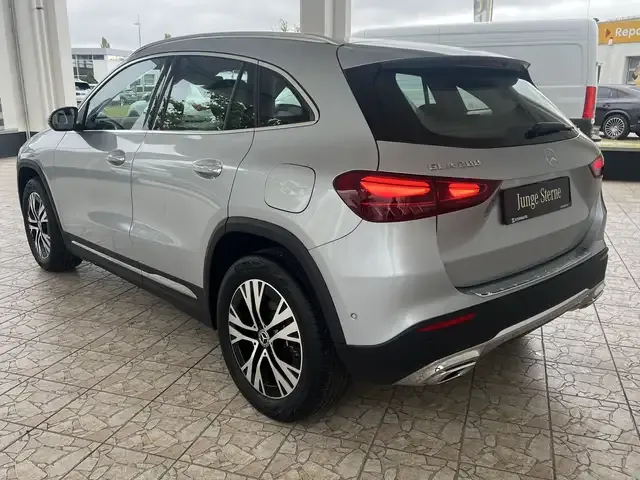 Mercedes-Benz GLA 200