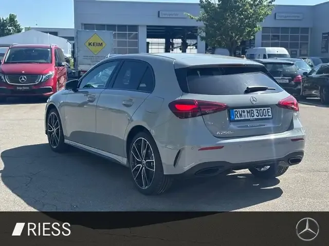 Mercedes-Benz A 250