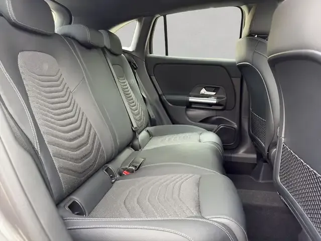 Mercedes-Benz GLA 180