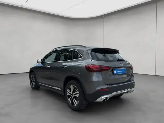 Mercedes-Benz GLA 180