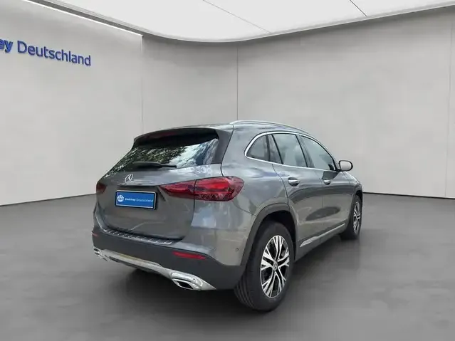 Mercedes-Benz GLA 180