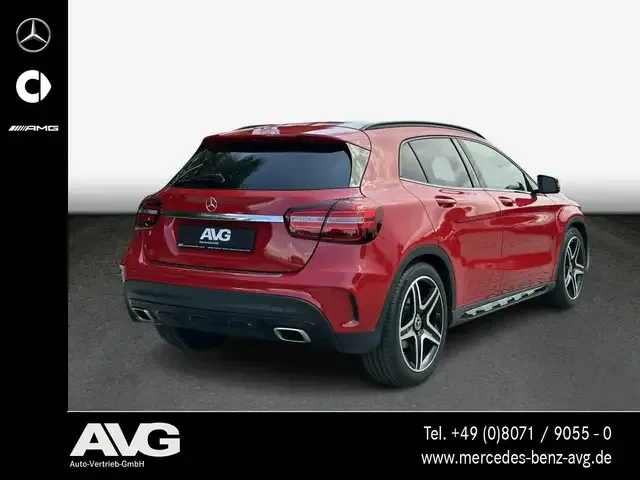 Mercedes-Benz GLA 200