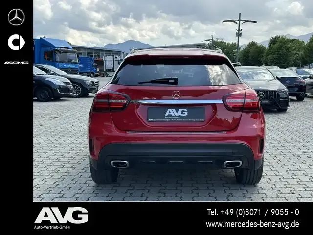 Mercedes-Benz GLA 200