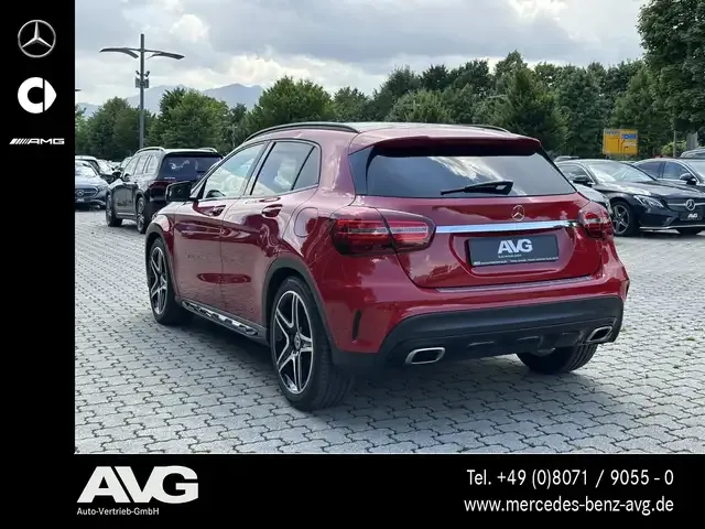 Mercedes-Benz GLA 200