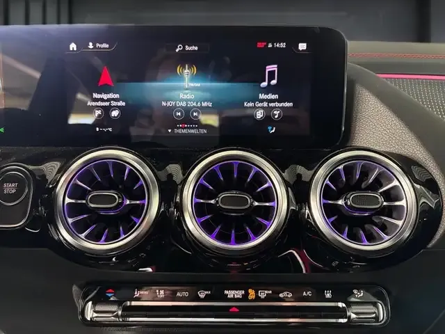 Mercedes-Benz EQA 300