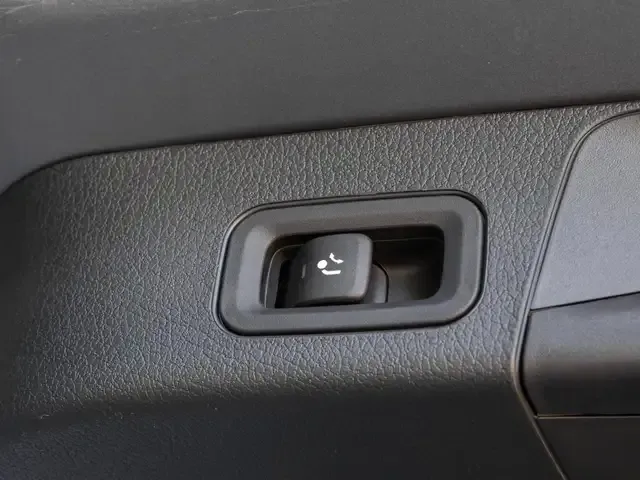 Mercedes-Benz GLB 220