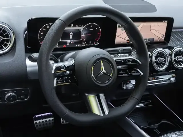 Mercedes-Benz GLB 220