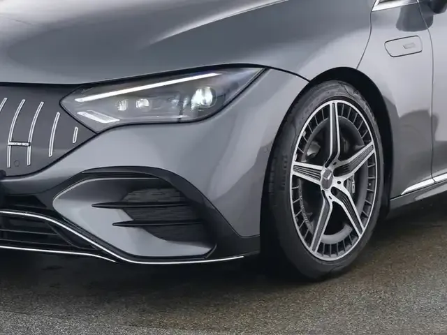 Mercedes-Benz EQE 43