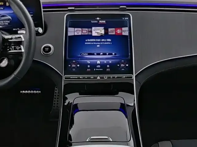 Mercedes-Benz EQE 43