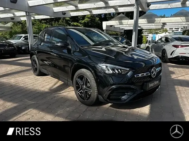Mercedes-Benz GLA 200