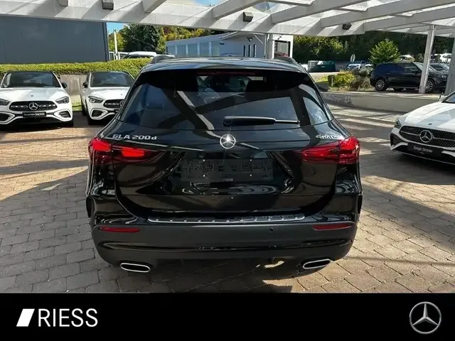 Mercedes-Benz GLA 200