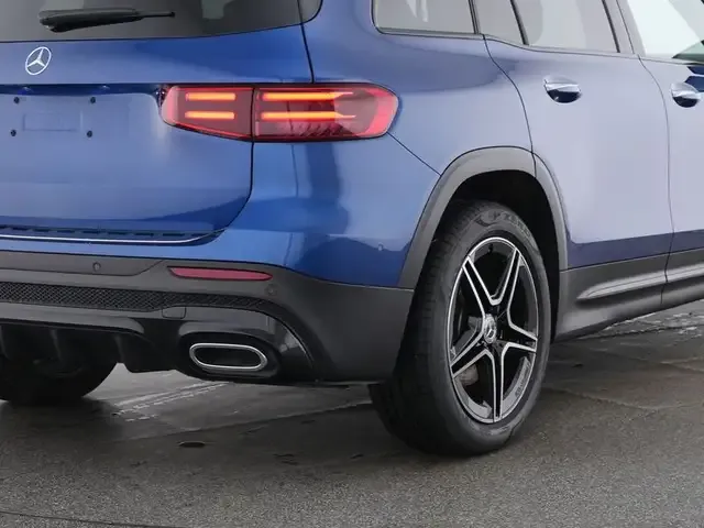Mercedes-Benz GLB 220