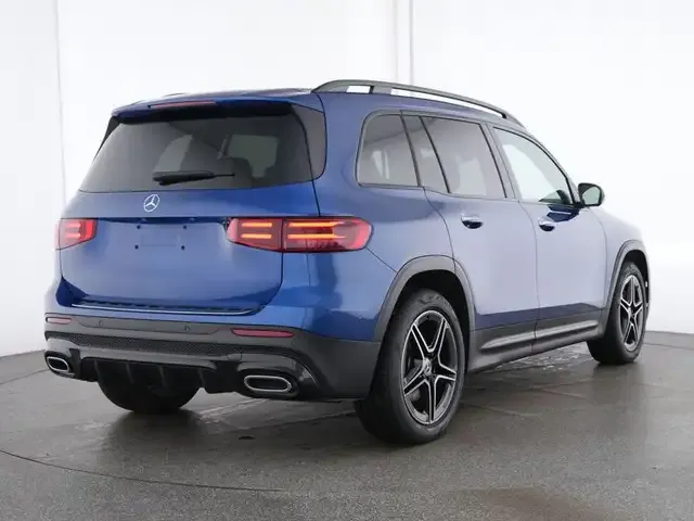 Mercedes-Benz GLB 220
