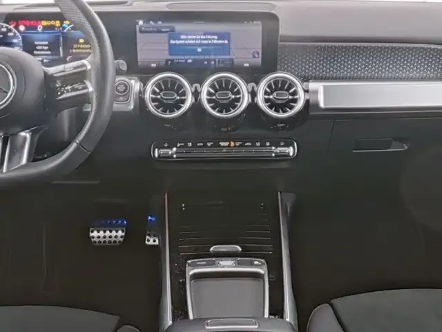 Mercedes-Benz GLB 220