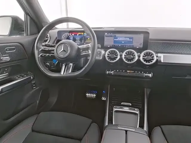 Mercedes-Benz GLB 220
