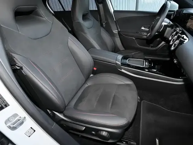 Mercedes-Benz A 220