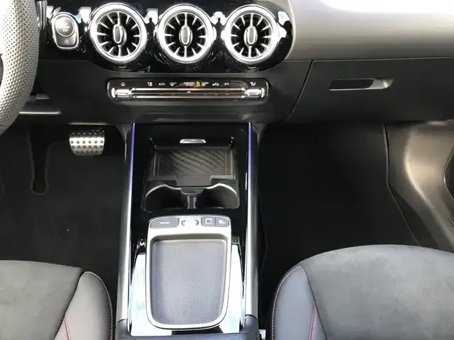 Mercedes-Benz GLA 180