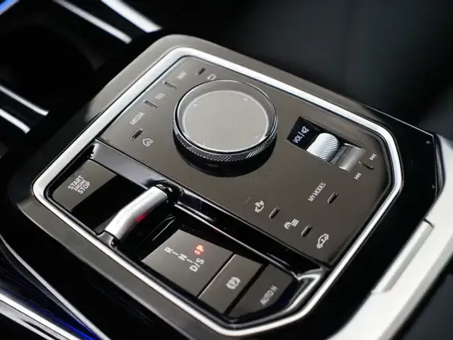 BMW 740