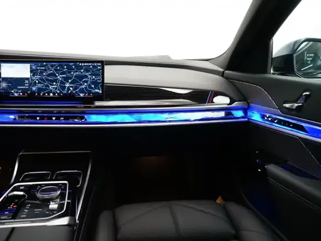BMW 740