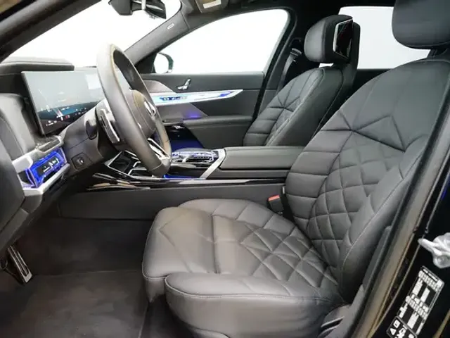 BMW 740