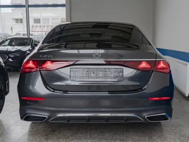 Mercedes-Benz E 200
