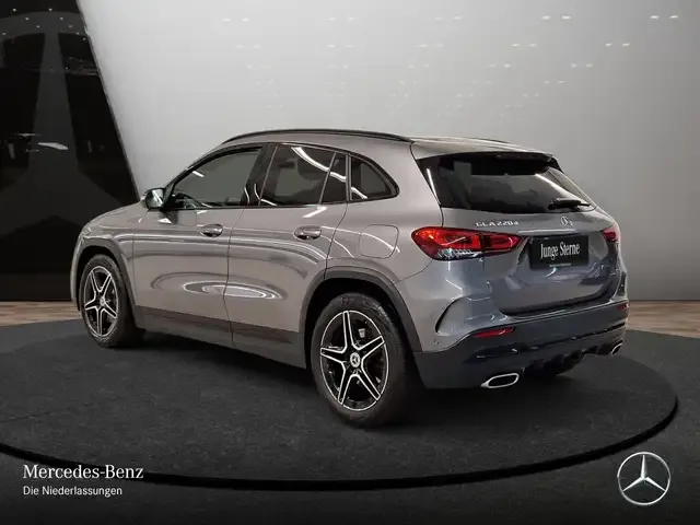Mercedes-Benz GLA 220