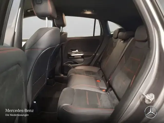 Mercedes-Benz GLA 220