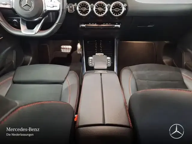 Mercedes-Benz GLA 220