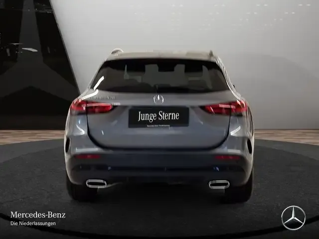 Mercedes-Benz GLA 220