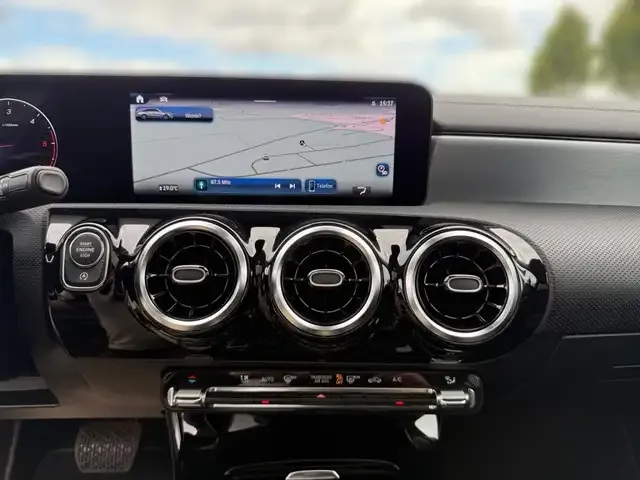 Mercedes-Benz CLA 180
