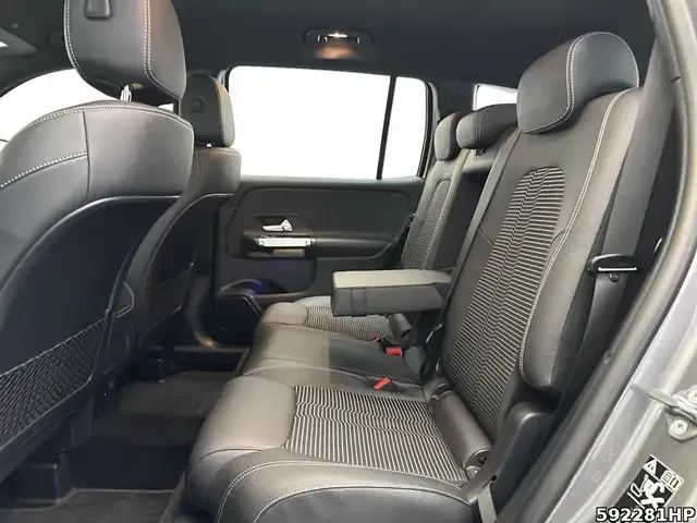 Mercedes-Benz GLB 180