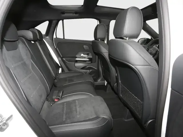 Mercedes-Benz GLA 220