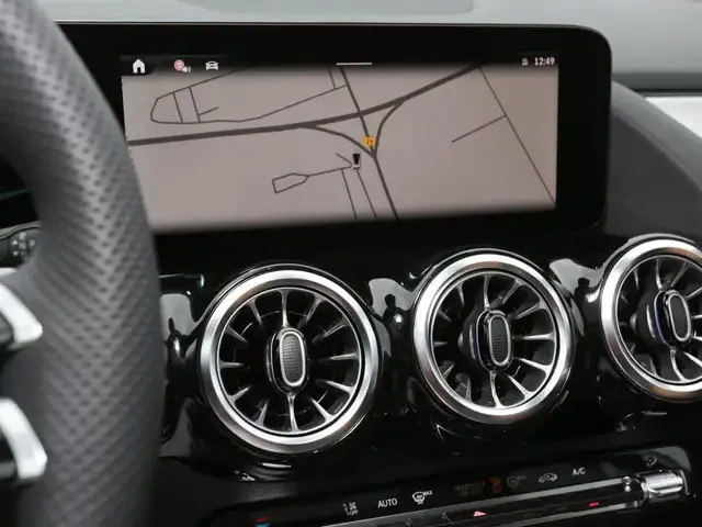 Mercedes-Benz GLA 220