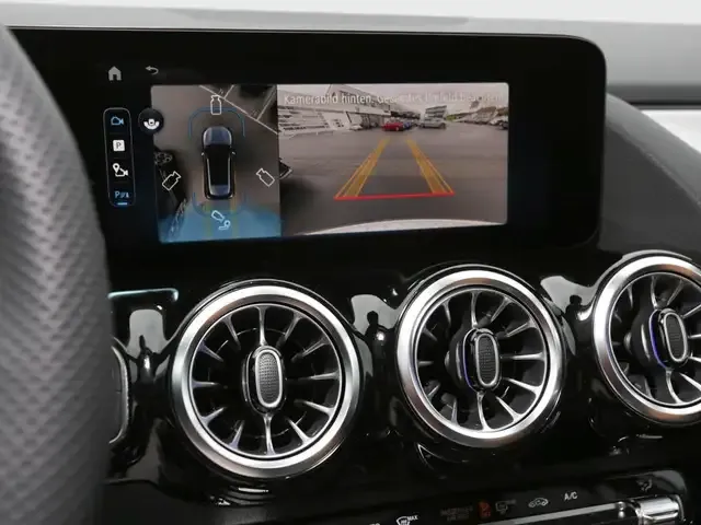 Mercedes-Benz GLA 220